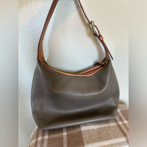 Dooney & Bourke pebbled leather gray purse - Picture 4 of 16